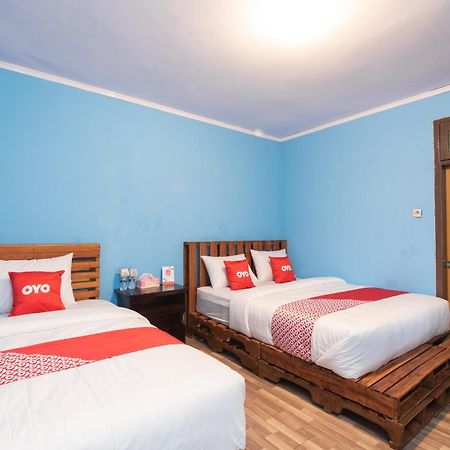 Oyo 1852 Intan Bromo Homestay Пасуруан Экстерьер фото