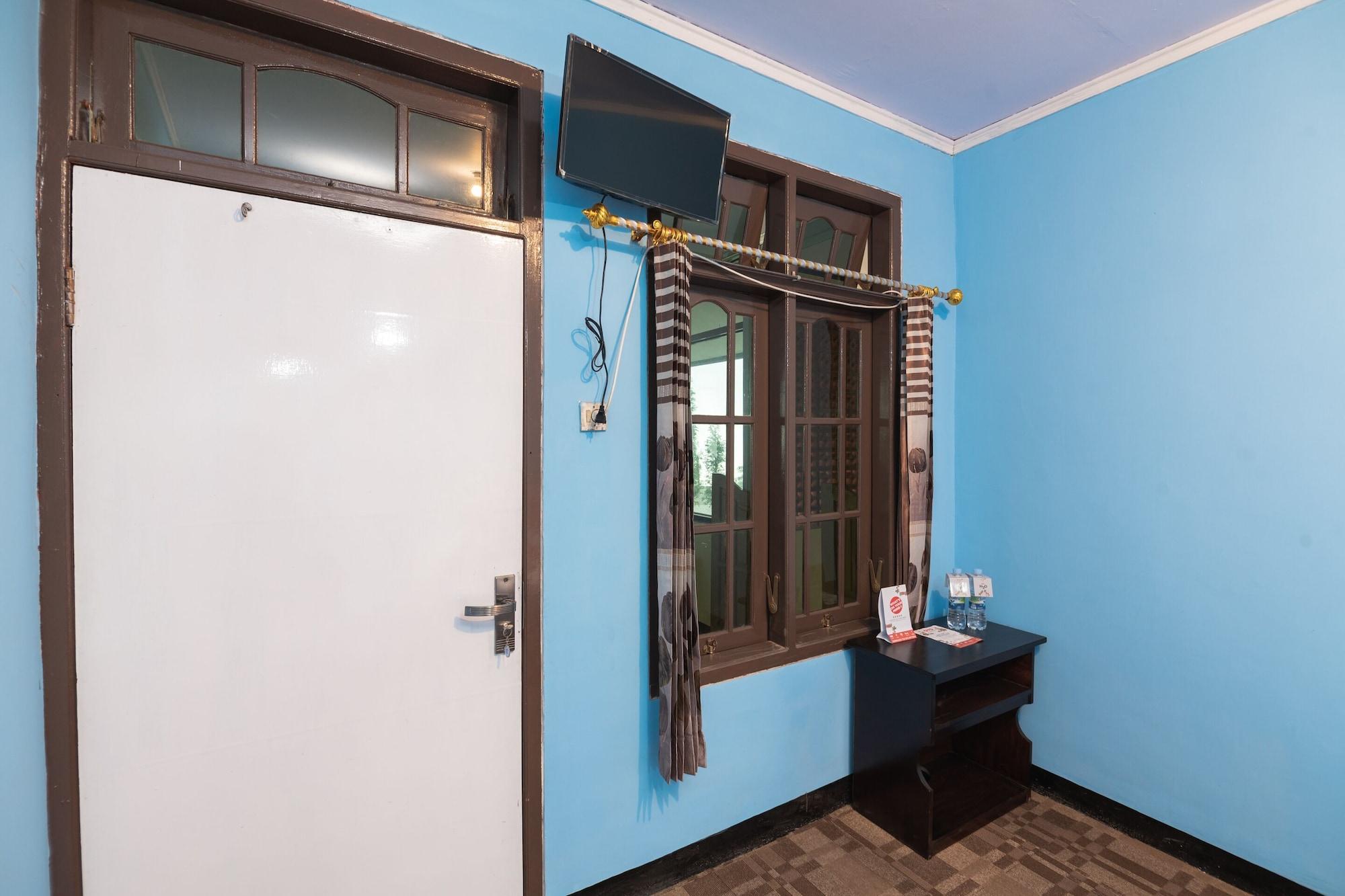 Oyo 1852 Intan Bromo Homestay Пасуруан Экстерьер фото