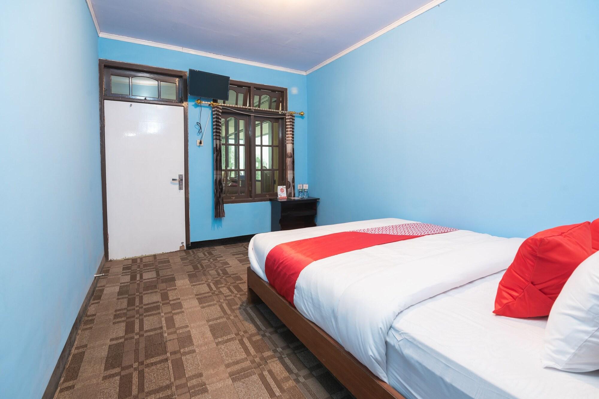 Oyo 1852 Intan Bromo Homestay Пасуруан Экстерьер фото