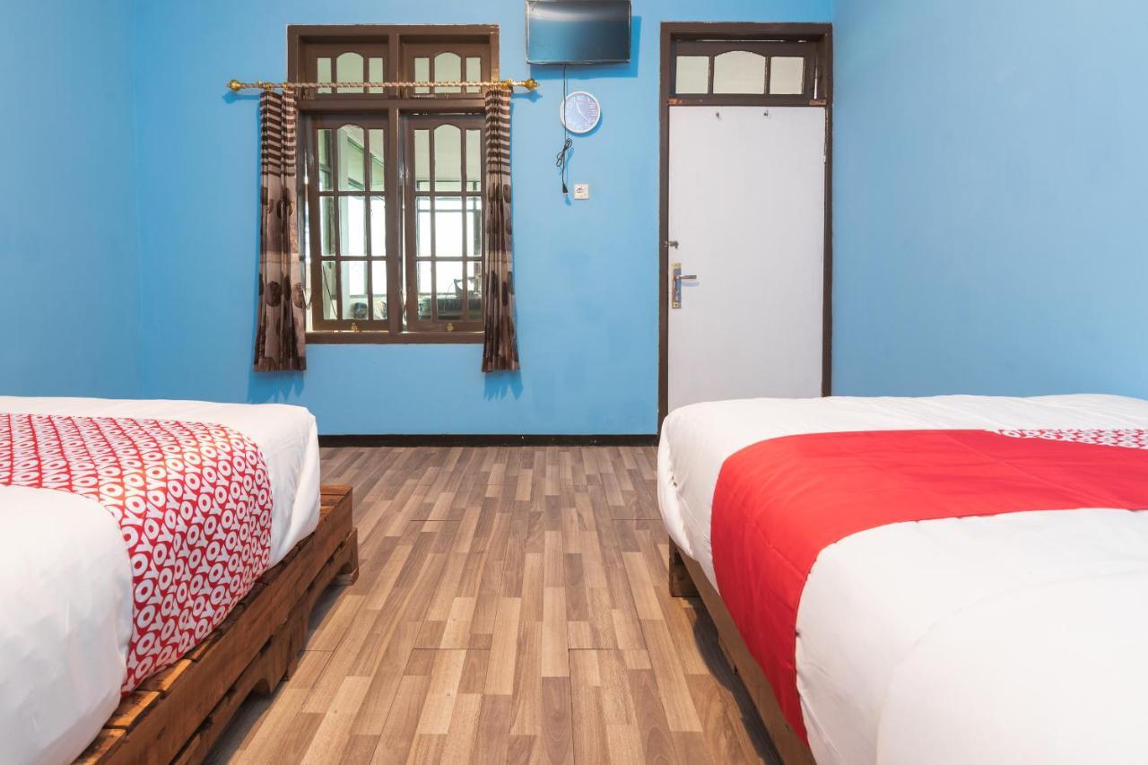 Oyo 1852 Intan Bromo Homestay Пасуруан Экстерьер фото